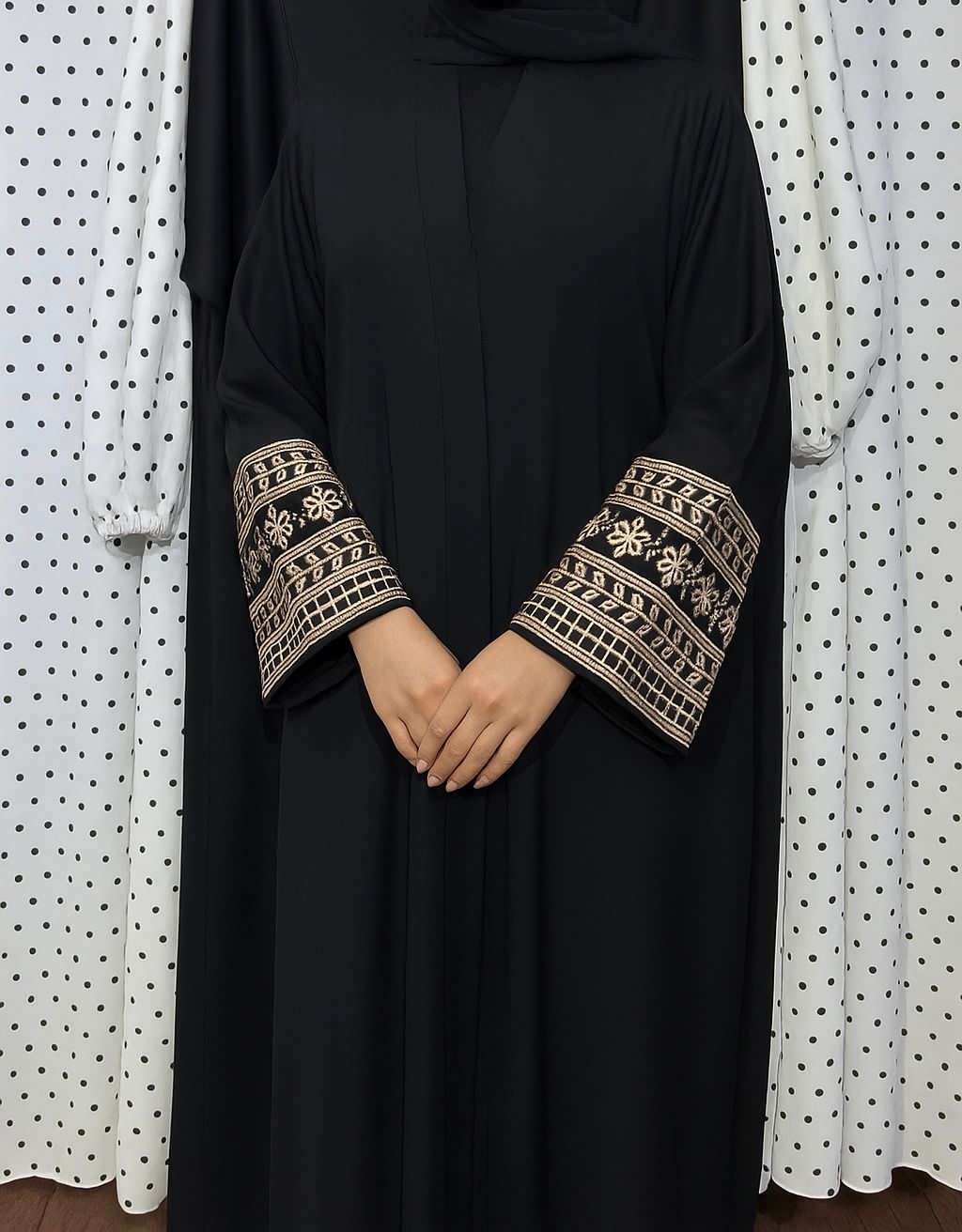 Embroidered Cuff Abaya