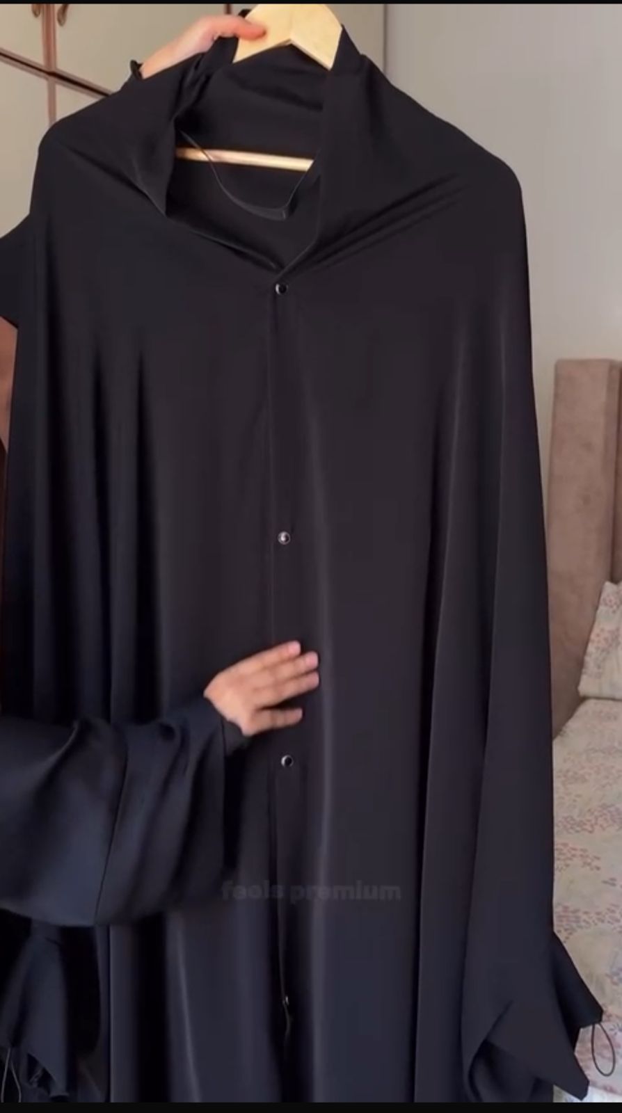 Irani Chaddar/ Abaya (Button)